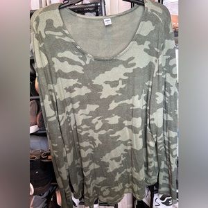 Old Navy camo top - XXL